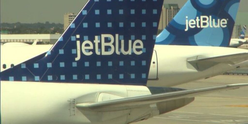 JetBlue pilot landing in Boston averts potential collision