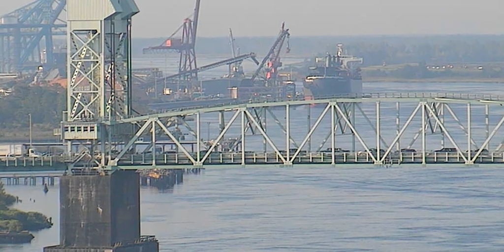 Police: Pickup truck brake failure leads to six-vehicle collision on Cape Fear Memorial Bridge