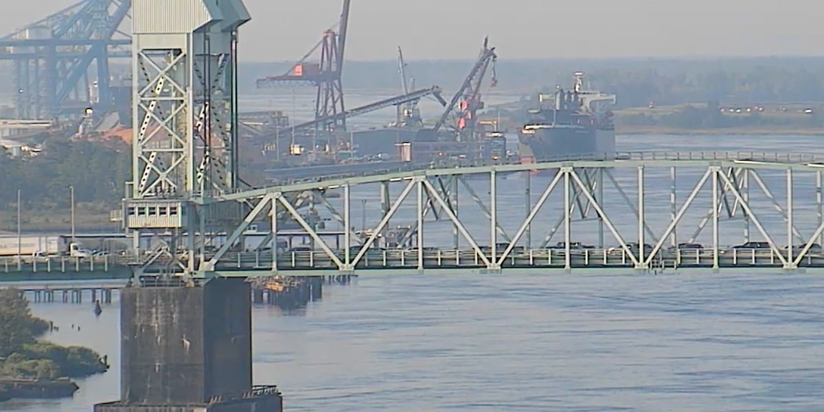 Police: Pickup truck brake failure leads to six-vehicle collision on Cape Fear Memorial Bridge